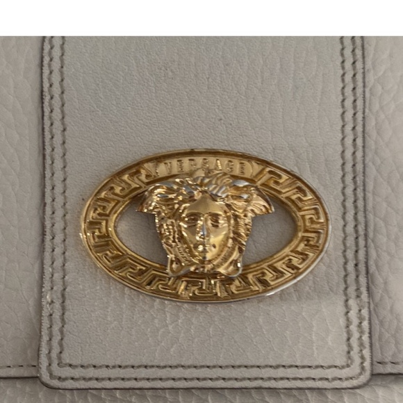 Vintage Versace Medusa Leather Wallet - Off white - Preowned - Picture 2 of 4